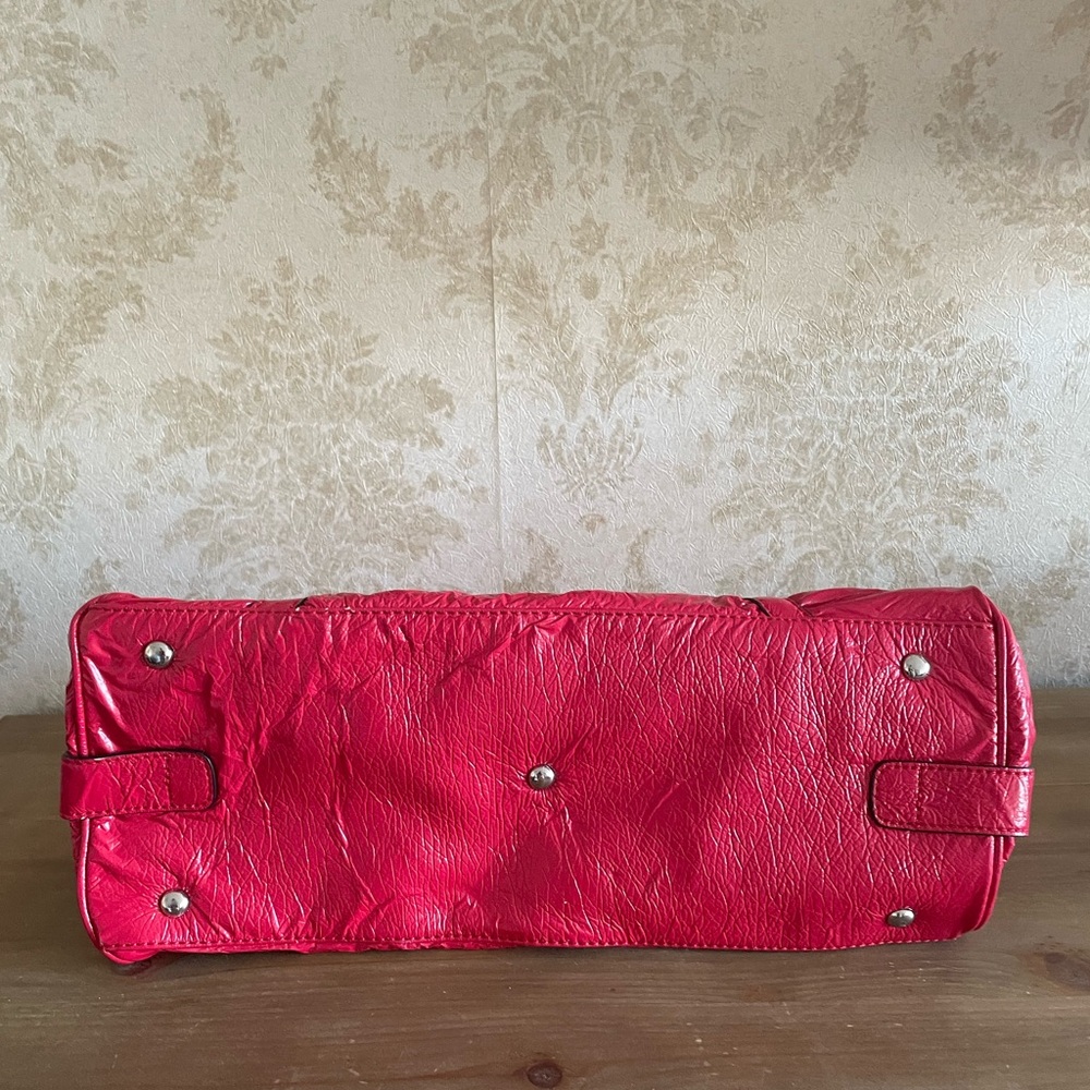 Guess red patent handbag - Picture 4 of 9